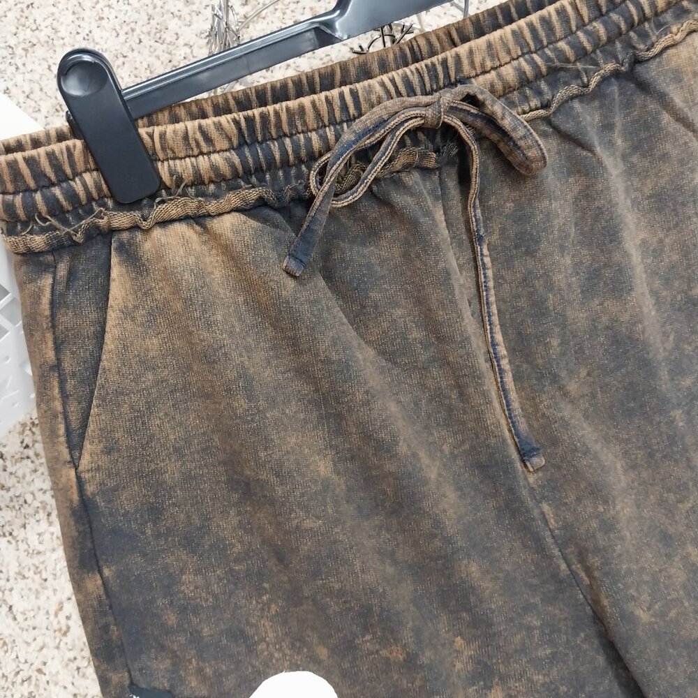 3540 Size 2X Zenana Mineral Washed Upcycled Pull On Pants with Raw Hem,NWT. - Picture 5 of 8